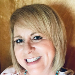 Meet your Posher, Dana